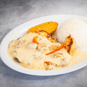 Filete de Pollo en Salsa de Champiñones con Arroz