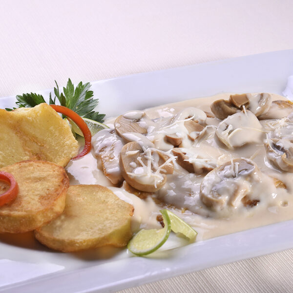 Filete de Pescado en Salsa de Champiñones