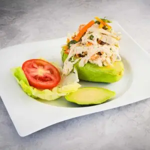 Palta Rellena con Pollo (Und)