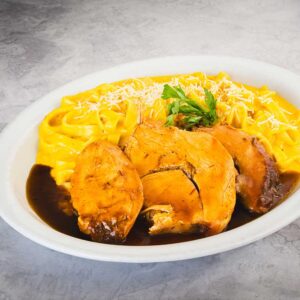 A la Huancaína con Medallón de Pavo