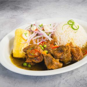Seco de Res con Arroz y Yuca