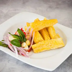 Yuca Sancochada (Kg) *No incluye sarsa