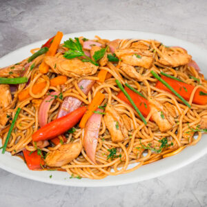 Tallarín Saltado con Pollo (Por Plato)
