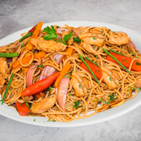 Tallarín Saltado con Pollo (Por Plato)
